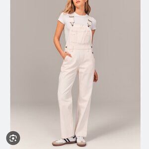 NWT. Abercrombie Cream Denim Overalls. Medium.